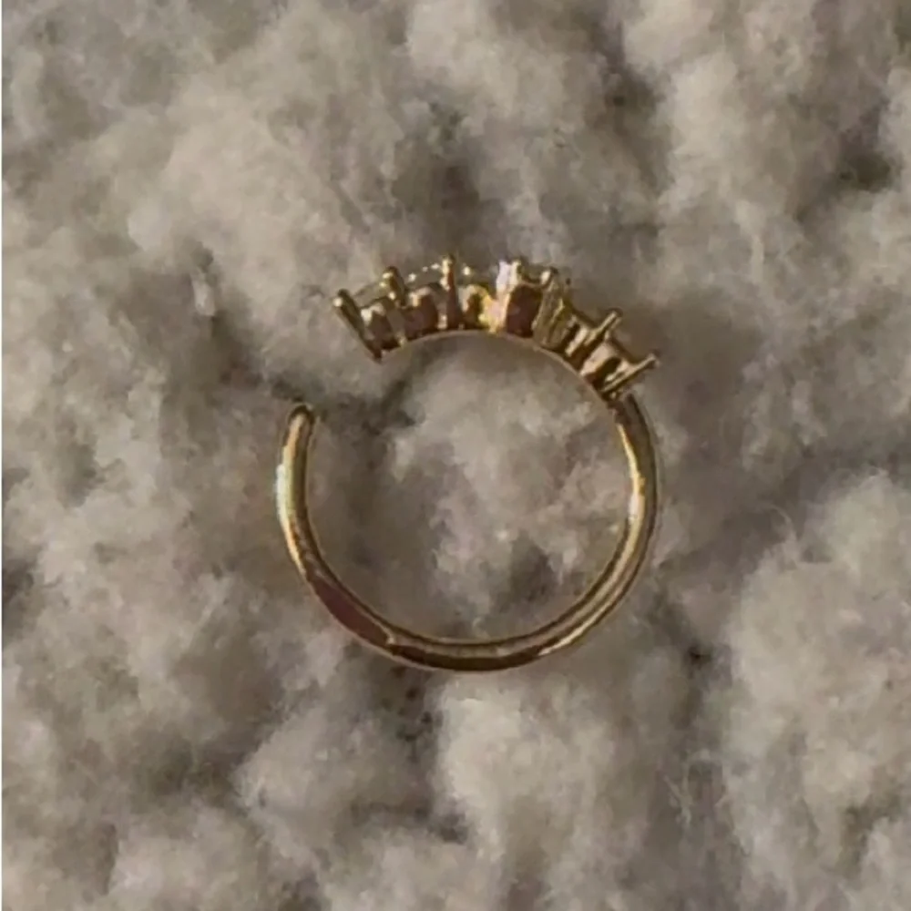 Nose Ring- Cubic Zirconia Nose Cuff Copper Nose Ring. Gold Tone Cross. NWT - Picture 7 of 9